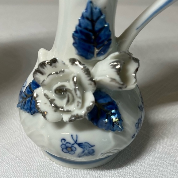 Victorian Shoe & Pitcher Vase
Porcelain
Vintage - Picture 5 of 6